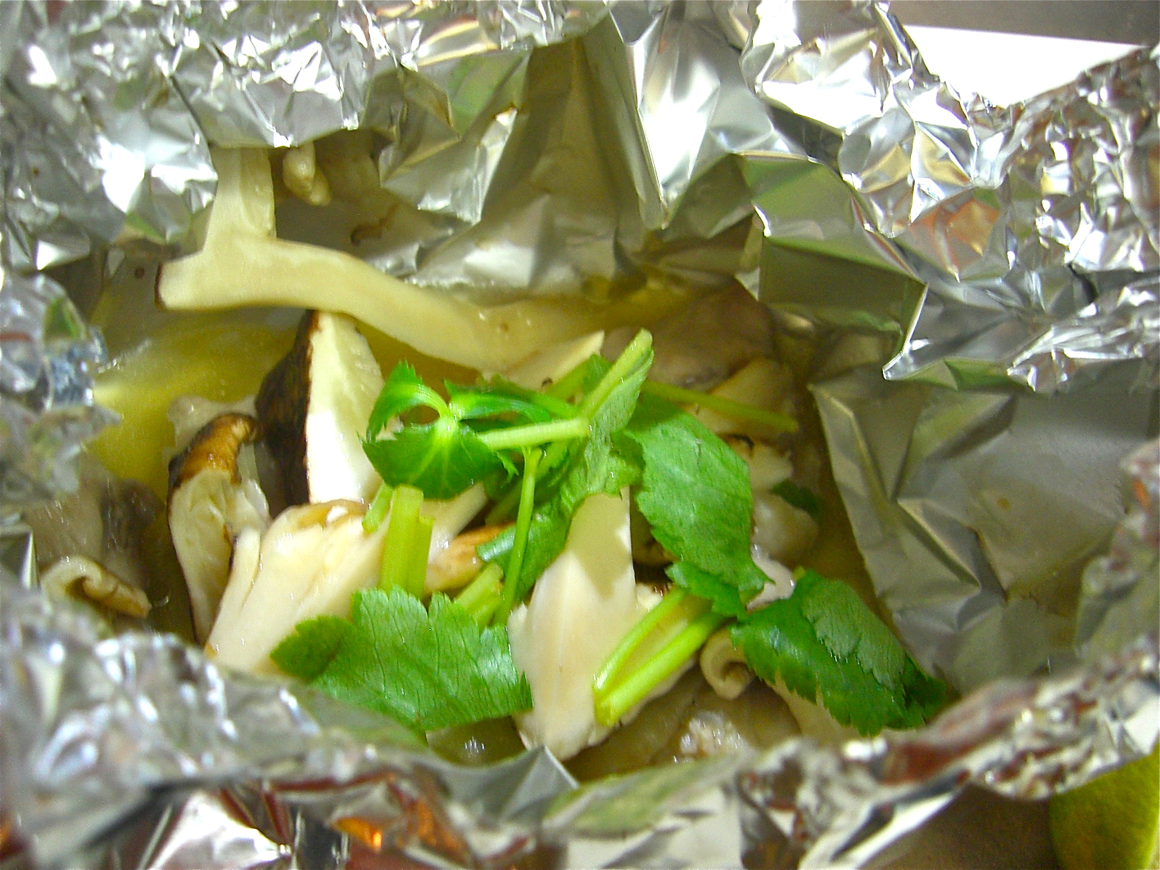 松茸と地鶏のホイル焼き（松茸料理４）